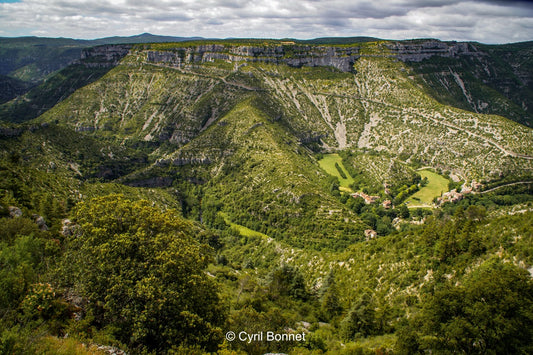 Contemplation du Cirque de Navacelles (encadrement)